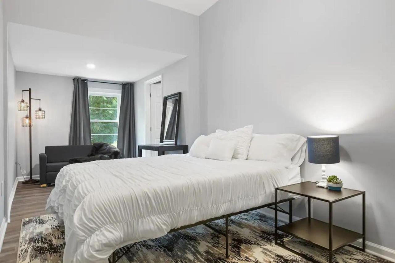 Recently Renovated Chic Durham Farmhouse المظهر الخارجي الصورة